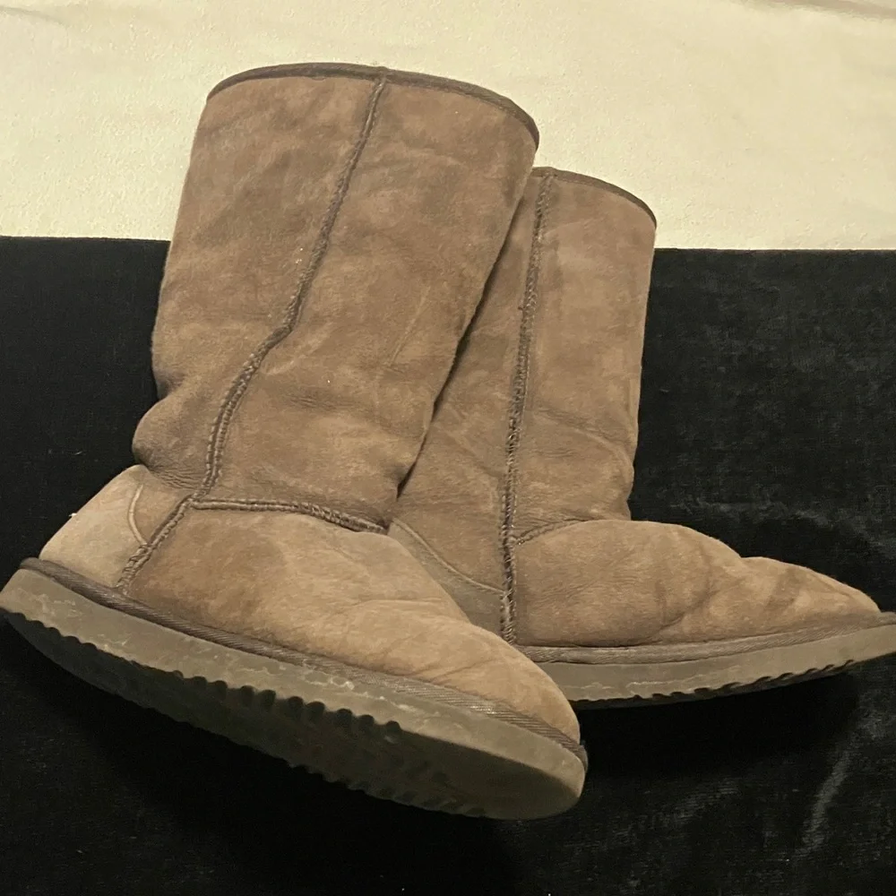 UGG Classic Brown Boots - Picture 2 of 4